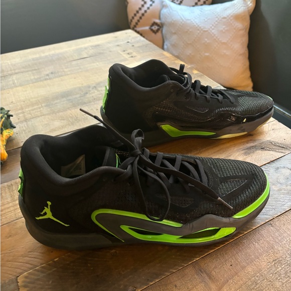 Jason Tatum Nike basketball shoes - Picture 5 of 7